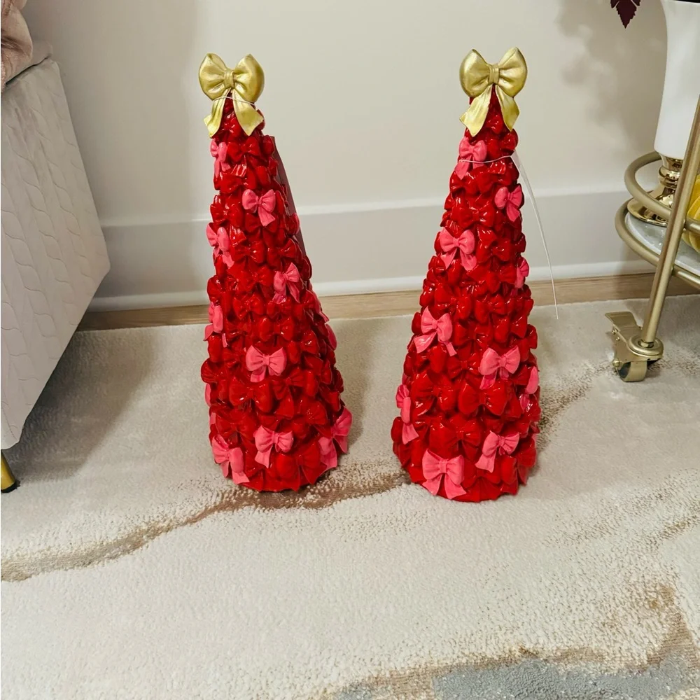 Cupcakes & Cashmere Red and Pink Bow Tree Set of 2 Gold Bow Topper NWT